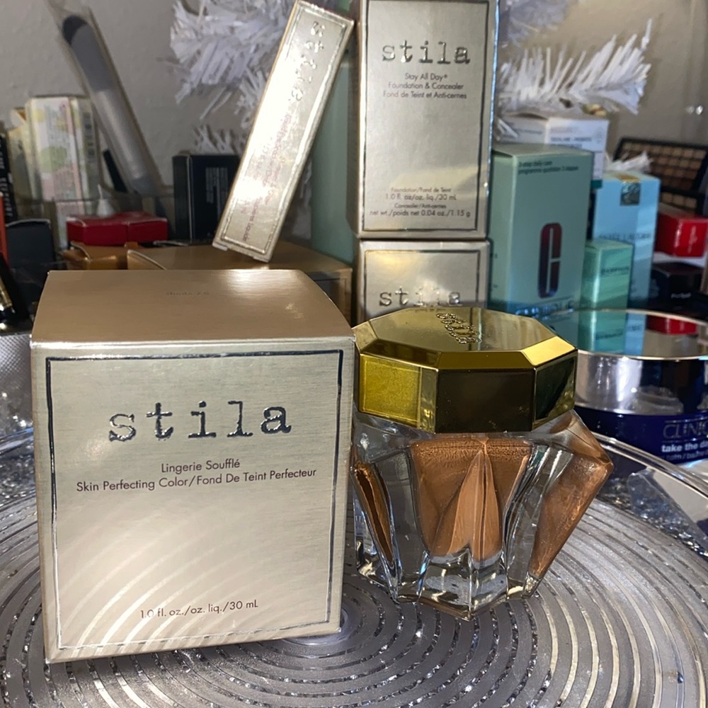 COPY - Stila Lingerie Soufflé Foundation